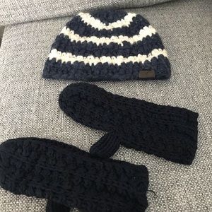 Hat and gloves